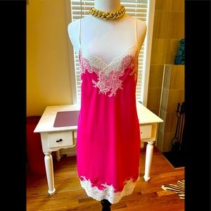 Natori size small nightgown- excellent condition! )never worn!